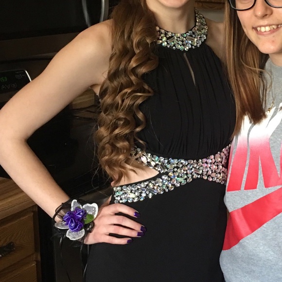 Long black prom dress - Picture 5 of 6